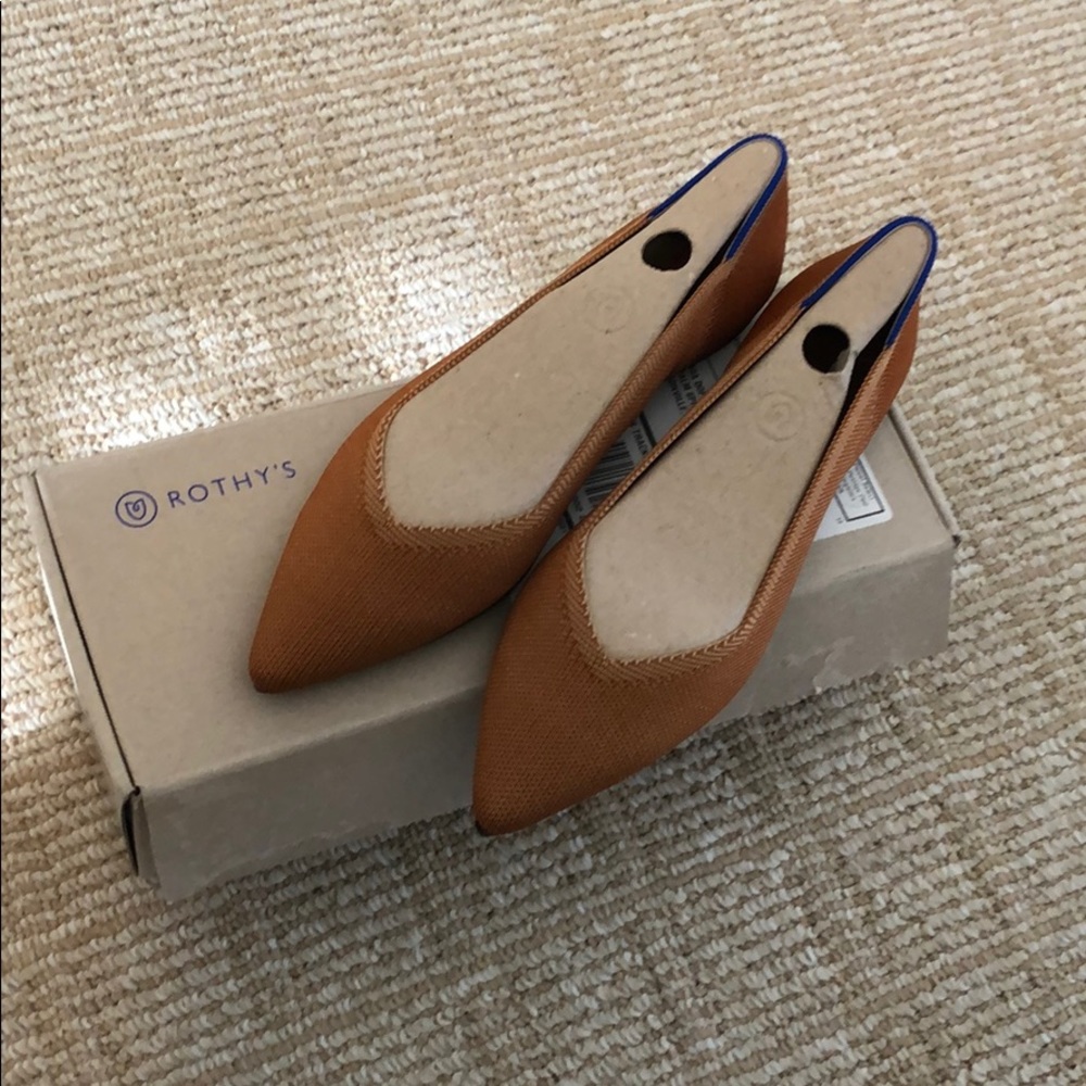 New in Box Rothy’s Point in Fawn